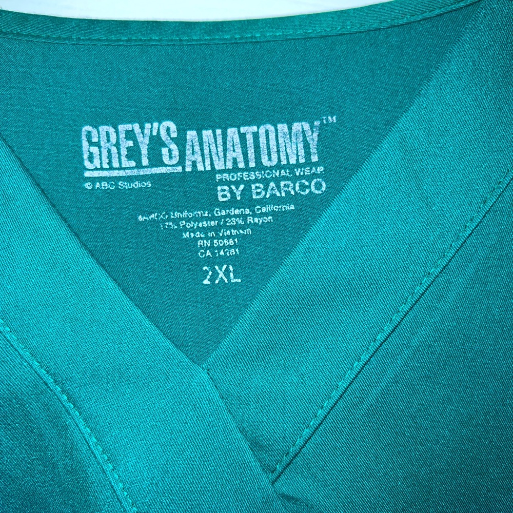 Gray’s Anatomy Scrubs Top V-Neck Green 2XL.